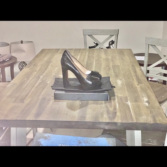 New never worn Rachel Zoe Real Snake Skin Pump - Picture 4 of 4